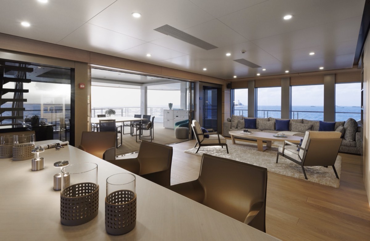 Spacious Lounge & Salon